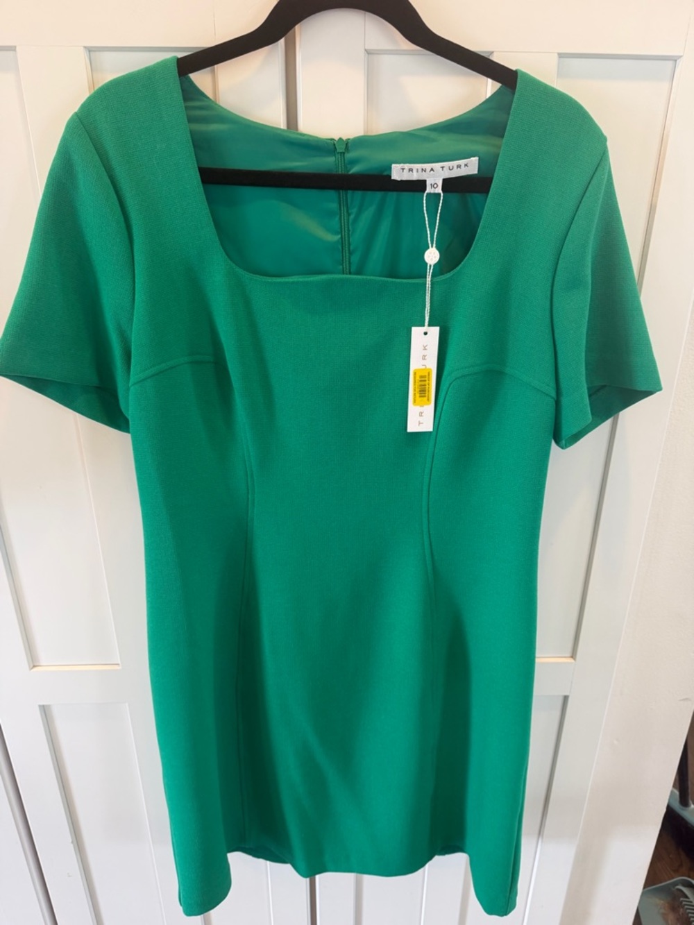 NWT-Size 10 Trina Turk Emerald Vibrant Green Short Sleeve Dress